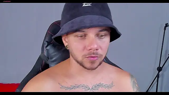 Snapshot of kenintoro chatting on 02.02.26 kenintoro online show from 02.02.26