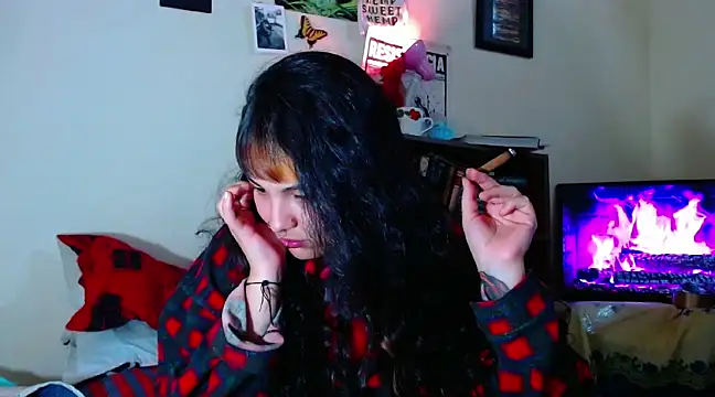 Snapshot of sweetiee_mary chatting on 02.16.25 sweetiee mary online show from 02.16.25