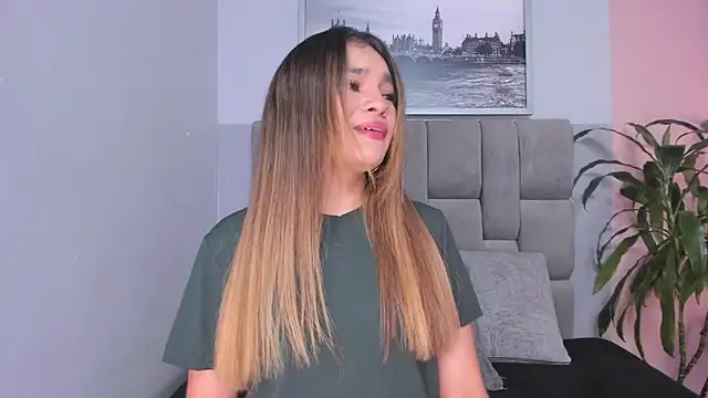 Snapshot of selene_tylor_ chatting on 09.18.25 selene tylor  online show from 09.18.25