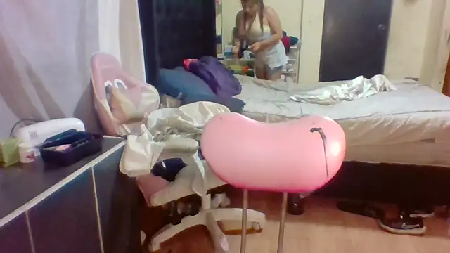 Jennxdolls online show from 12.28.24