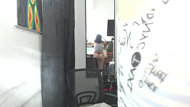 Liza Thurner online show from 02.19.25