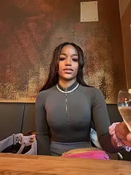 Snapshot of Black_Dolll chatting on 04.04.26 Black Dolll online show from 04.04.26