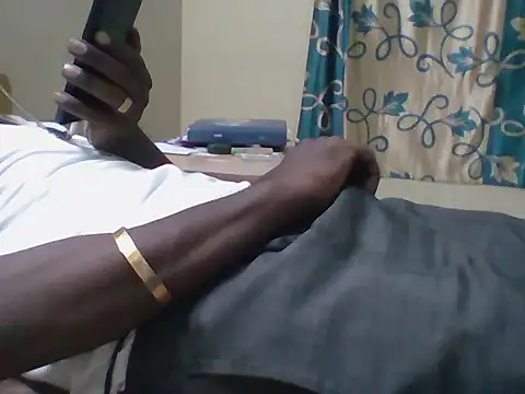 Snapshot of bas1cooks chatting on 10.02.25 bas1cooks online show from 10.02.25