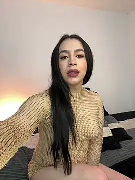 Snapshot of Vonmodel1 chatting on 04.25.26 Vonmodel1 online show from 04.25.26