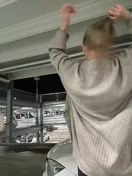 Snapshot of NickyGold_Official chatting on 12.21.24 NickyGold Official online show from 12.21.24