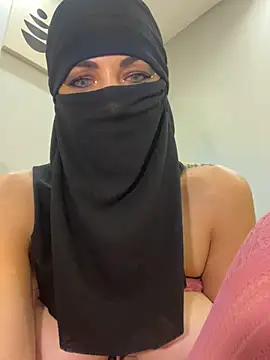 Snapshot of Amberonee31 chatting on 02.06.25 Amberonee31 online show from 02.06.25