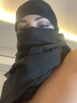 Snapshot of Amberonee31 chatting on 03.04.25 Amberonee31 online show from 03.04.25