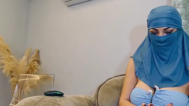 Snapshot of Amberonee31 chatting on 03.05.25 Amberonee31 online show from 03.05.25