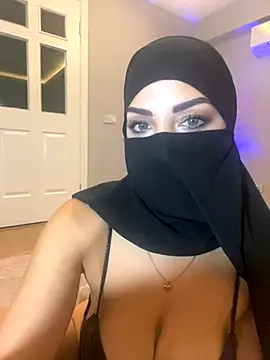 Snapshot of Amberonee31 chatting on 10.19.25 Amberonee31 online show from 10.19.25