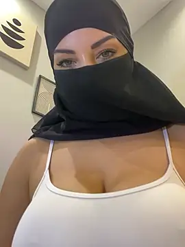 Snapshot of Amberonee31 chatting on 02.13.26 Amberonee31 online show from 02.13.26