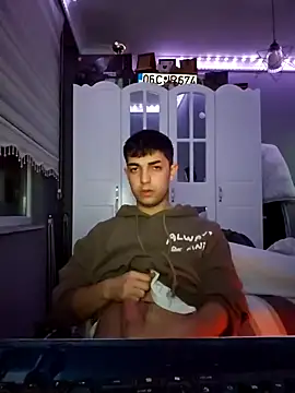 Snapshot of 18yearsoldpenis chatting on 01.01.25 18yearsoldpenis online show from 01.01.25