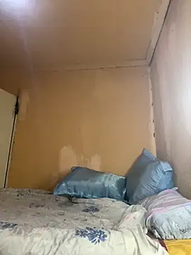 Snapshot of Babeyfacee chatting on 10.30.25 Babeyfacee online show from 10.30.25