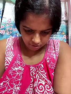 Snapshot of Beauty-queen chatting on 10.31.25 Beauty-queen online show from 10.31.25