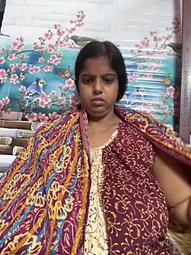 Snapshot of Beauty-queen chatting on 11.03.25 Beauty-queen online show from 11.03.25