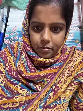 Snapshot of Beauty-queen chatting on 11.11.25 Beauty-queen online show from 11.11.25