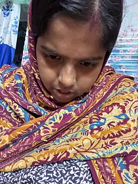 Snapshot of Beauty-queen chatting on 12.01.25 Beauty-queen online show from 12.01.25