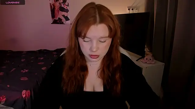 Snapshot of _Lisa_x chatting on 12.19.24  Lisa x online show from 12.19.24