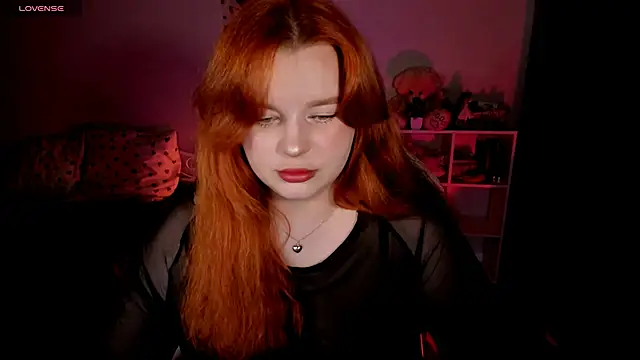 Snapshot of _Lisa_x chatting on 10.07.25  Lisa x online show from 10.07.25