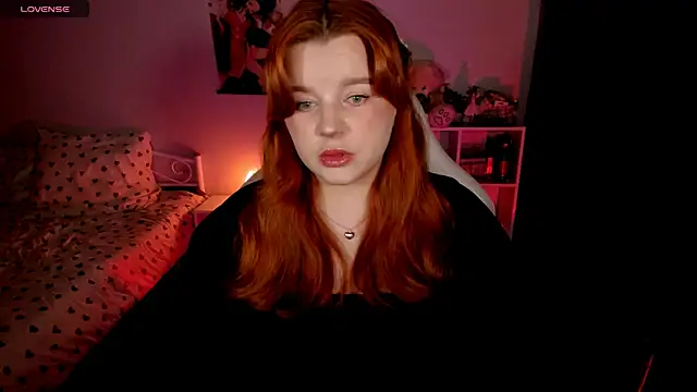Snapshot of _Lisa_x chatting on 10.19.25  Lisa x online show from 10.19.25