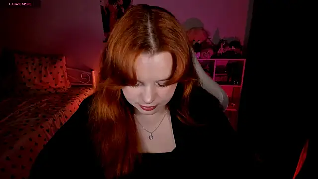 Snapshot of _Lisa_x chatting on 10.20.25  Lisa x online show from 10.20.25