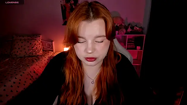Snapshot of _Lisa_x chatting on 10.23.25  Lisa x online show from 10.23.25