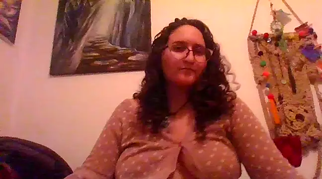 Snapshot of juicyrubies chatting on 02.02.25 juicyrubies online show from 02.02.25