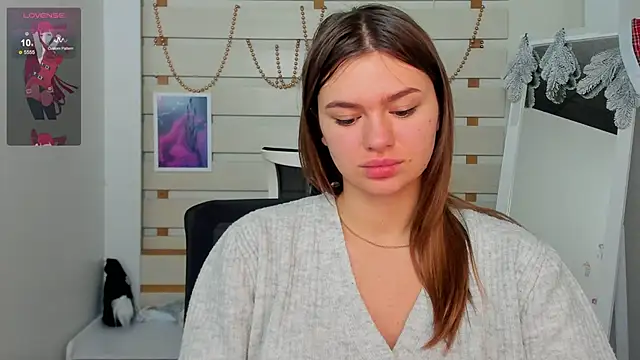 Josephine Kiss online show from 12.22.24