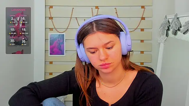 Josephine Kiss online show from 12.30.24