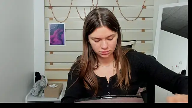 Josephine Kiss online show from 01.23.25