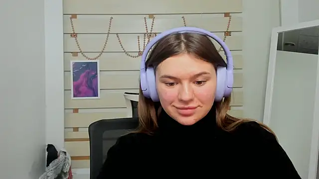 Josephine Kiss online show from 02.07.25