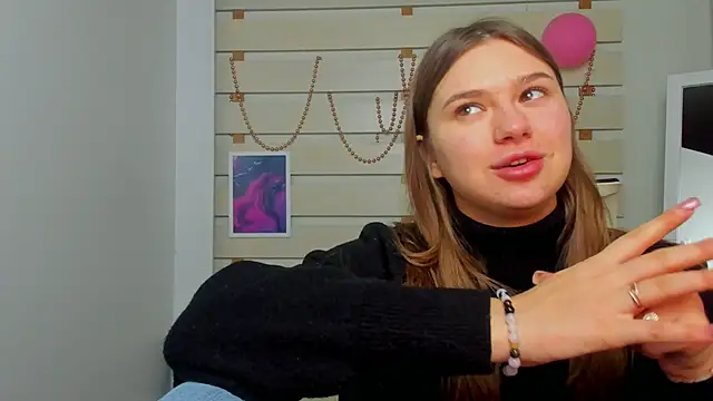 Josephine Kiss online show from 02.13.25