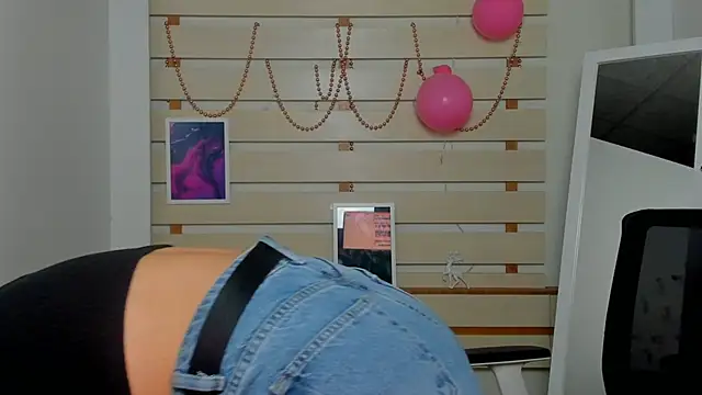 Josephine Kiss online show from 02.14.25