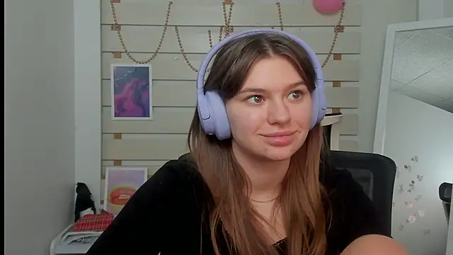 Josephine Kiss online show from 02.23.25