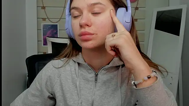 Josephine Kiss online show from 02.25.25