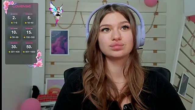 Josephine Kiss online show from 03.05.25
