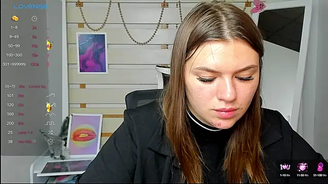 Josephine Kiss online show from 09.10.25