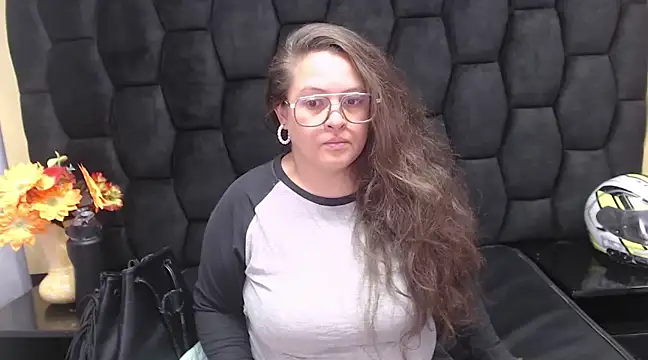 Snapshot of SaraThomso chatting on 01.30.25 SaraThomso online show from 01.30.25