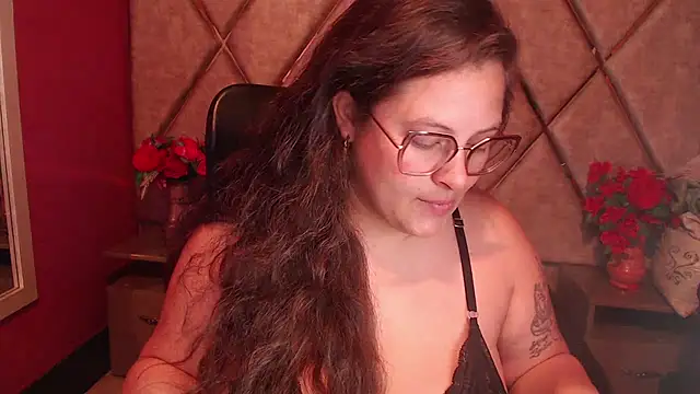 Snapshot of SaraThomso chatting on 10.03.25 SaraThomso online show from 10.03.25