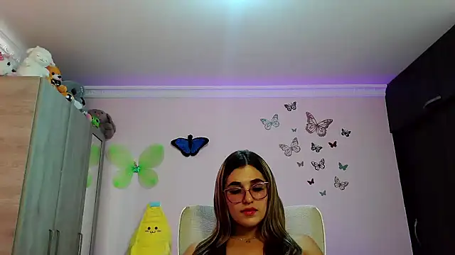 Snapshot of caroline_jonson chatting on 09.10.25 caroline jonson online show from 09.10.25