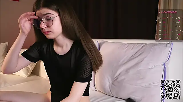 Mary Shake online show from 12.14.24