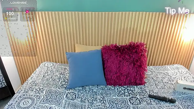  anavictoria  online show from 10.20.25