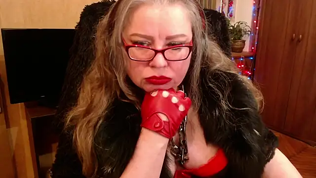 Snapshot of Miss_Tress chatting on 12.31.24 Miss Tress online show from 12.31.24