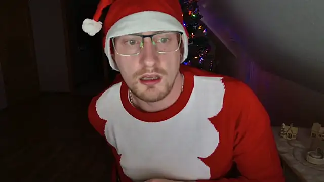 Snapshot of Relsxboy chatting on 12.17.24 Relsxboy online show from 12.17.24