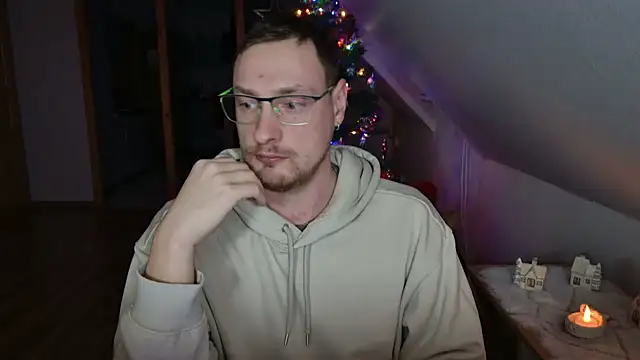 Snapshot of Relsxboy chatting on 12.30.24 Relsxboy online show from 12.30.24