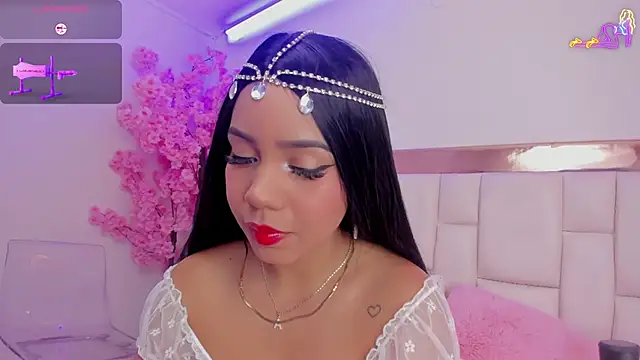 SenniaBella online show from 03.21.25