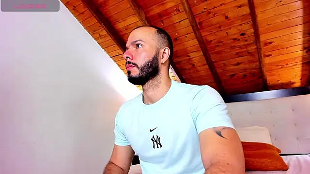 Tom Bailey online show from 10.25.25