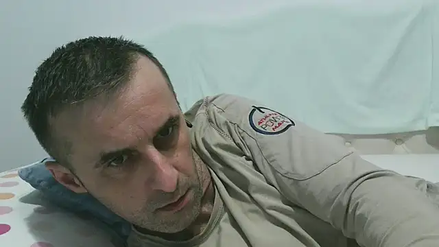 Snapshot of stevenpit chatting on 12.14.24 stevenpit online show from 12.14.24