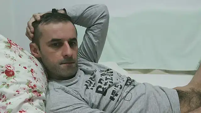 Snapshot of stevenpit chatting on 12.22.24 stevenpit online show from 12.22.24