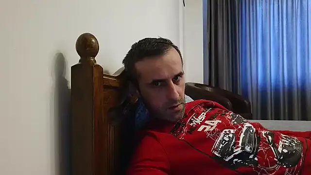 Snapshot of stevenpit chatting on 12.29.24 stevenpit online show from 12.29.24