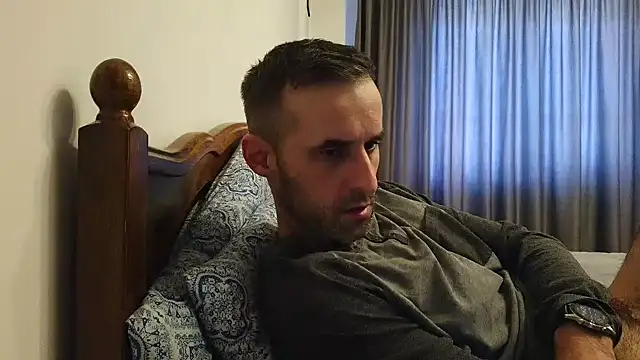 Snapshot of stevenpit chatting on 01.05.25 stevenpit online show from 01.05.25